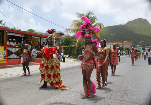 carnivalparade429042010
