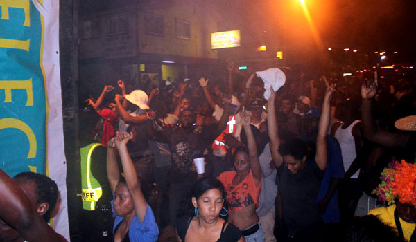carnivalrevelers24032011