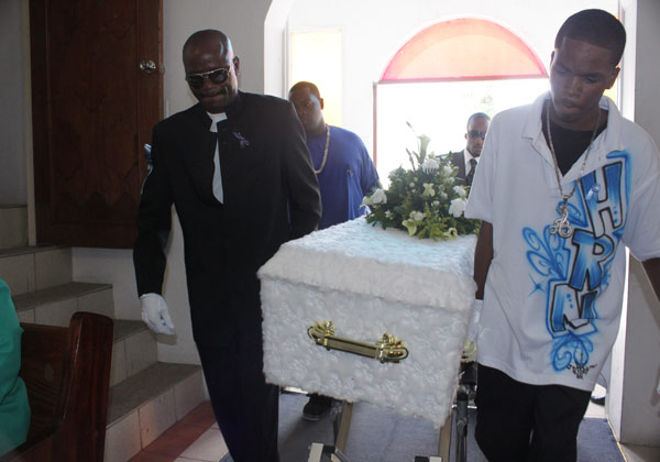carrycoffin22062010
