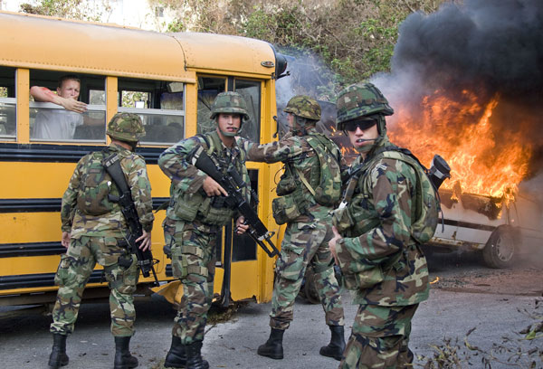 dutchmarineshurexschoolbus31082011