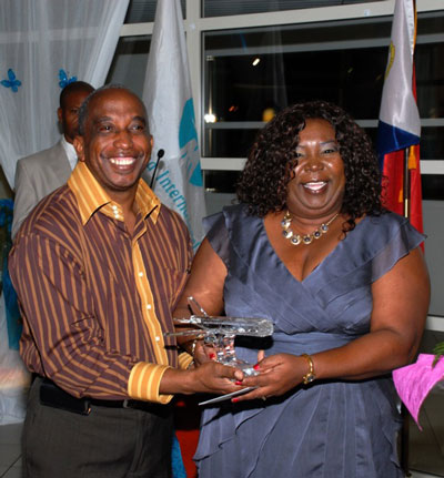 jeanchristianreceivesaward09122011