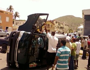 overturnedbus29052011