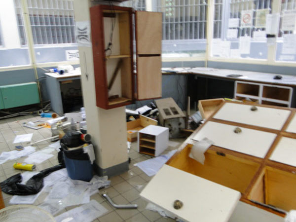 overturnedcubpboards19042010