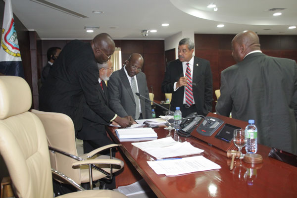 Members of Parliament at Monday's meeting. parliamentmeeting06062011