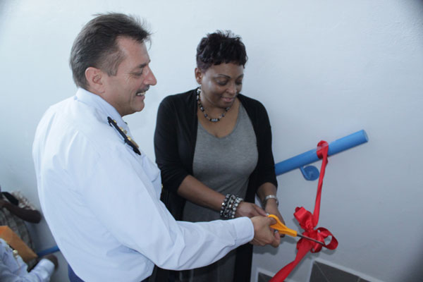 ribboncutting30092010