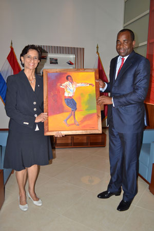 swescotwilliamspresentsgifttodominicapm10072011