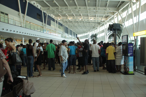 sxmstudentsleaveforholland31072011