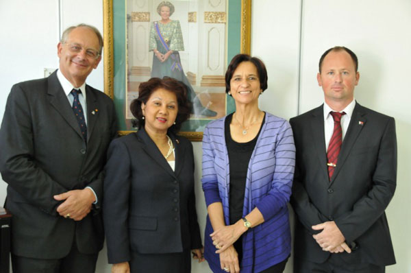 ttdutchambassadorvisitswescotwilliams08042011
