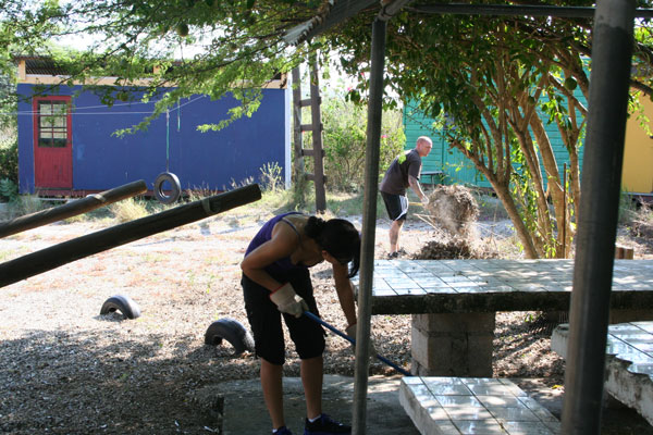 usfolvolunteersatsiloamvillage12082011