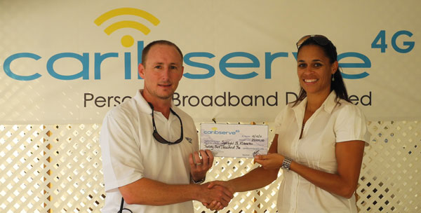 utsdonatestospotlightstmaarten12122011