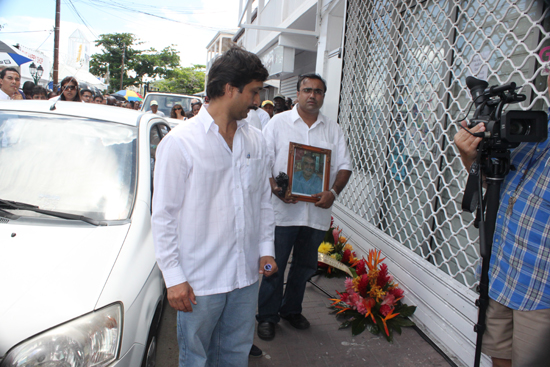 wreathstre29052009